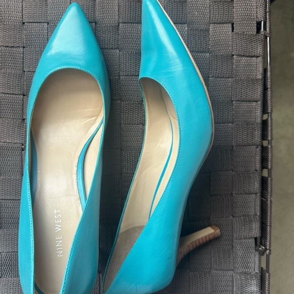 Nine West Turquoise Heels - Picture 2 of 5
